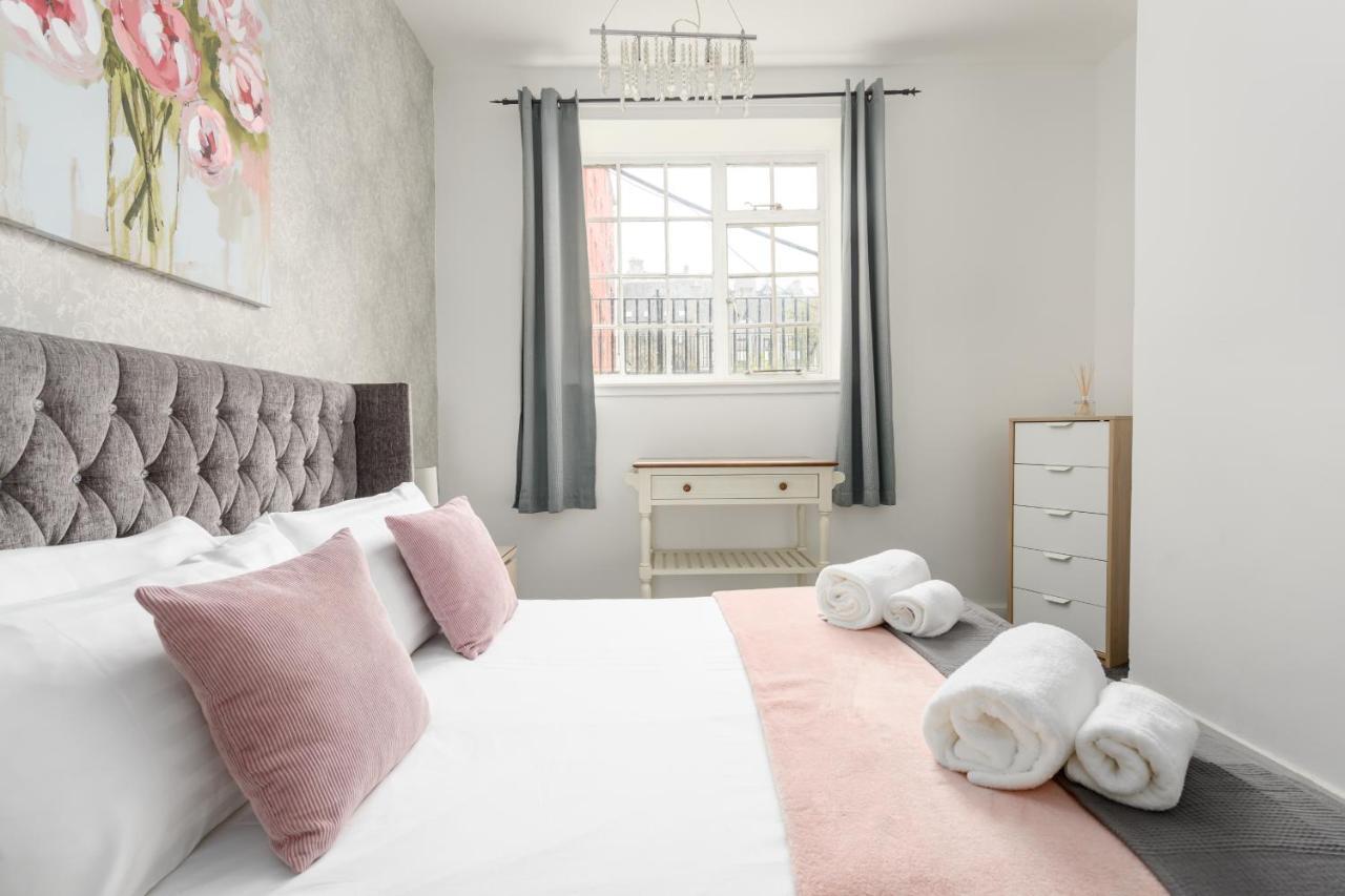 2 Bedroom Royal Mile Apartment エディンバラ エクステリア 写真