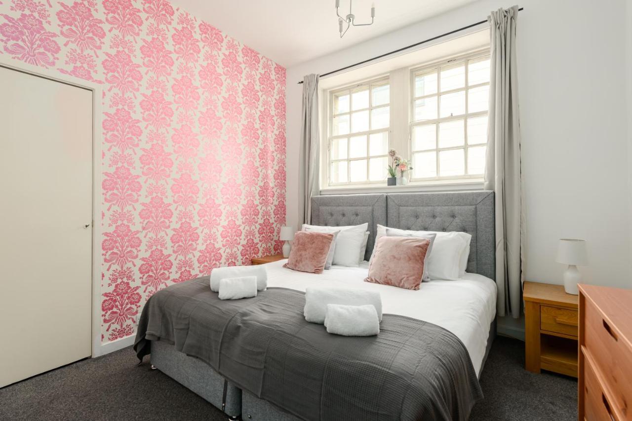 2 Bedroom Royal Mile Apartment エディンバラ エクステリア 写真